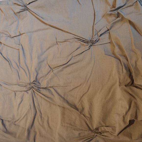 West Elm Queen Organic Cotton Pintuck Duvet - Picture 2 of 3